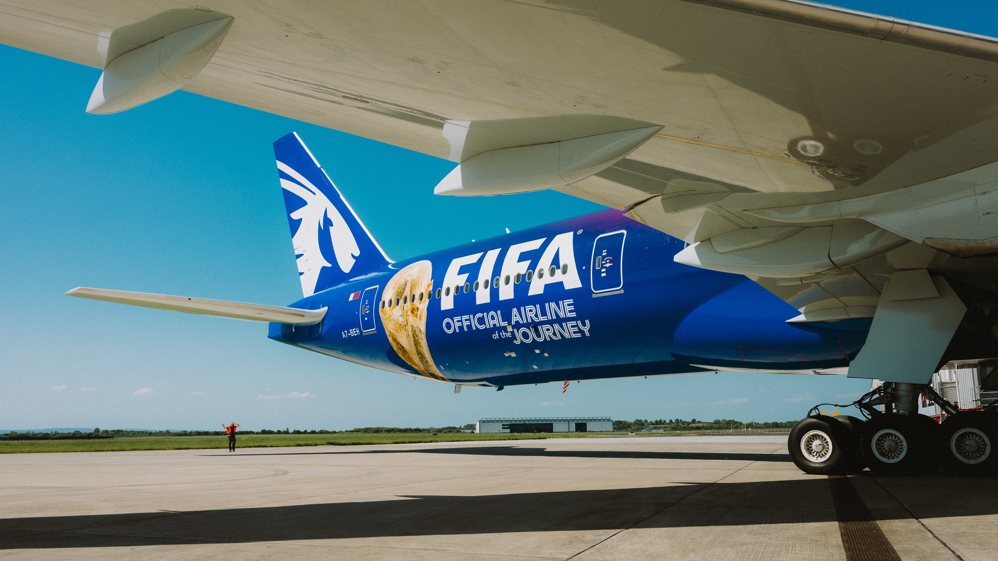 カタール航空、FIFAワールドカップ2026™特別塗装のボーイング777を発表